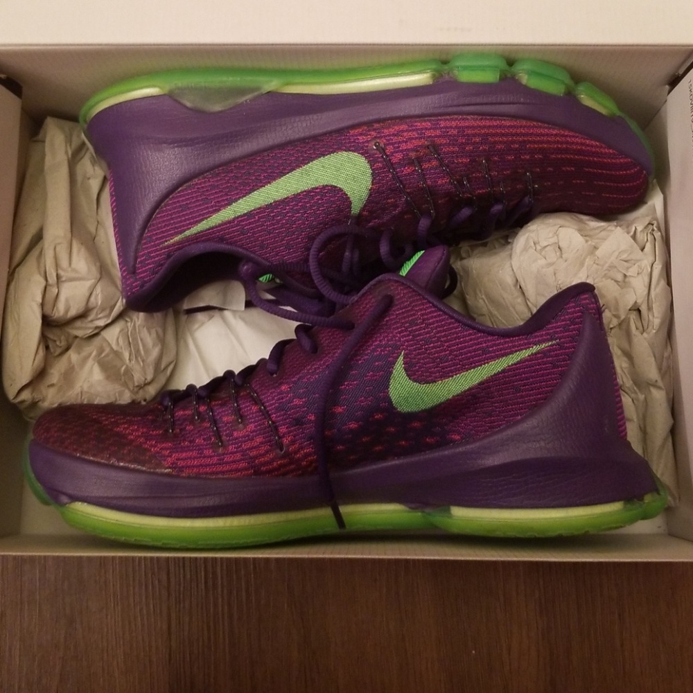 Mens 9.5 KD 8